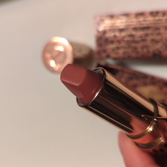 Charlotte Tilbury Hot Lips Lipstick in Glowing Jen - Picture 5 of 8